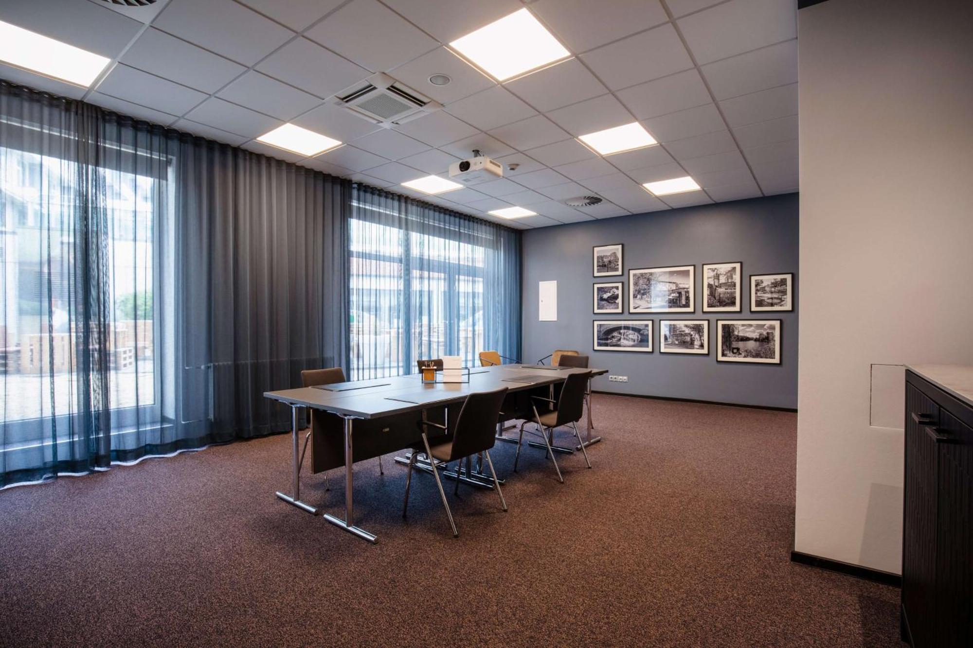 Hotel Berlin, Berlin, A Member Of Radisson Individuals Buitenkant foto Meeting room