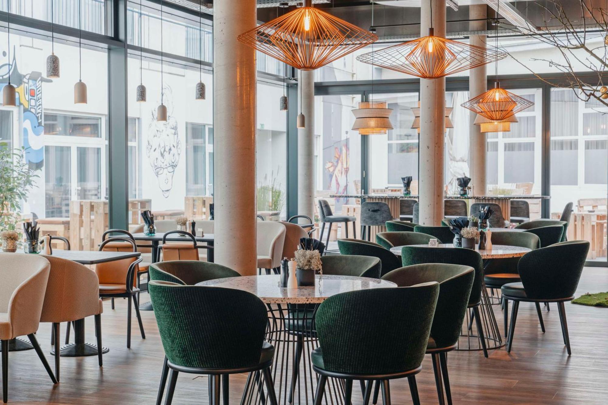 Hotel Berlin, Berlin, A Member Of Radisson Individuals Buitenkant foto Interior of the restaurant